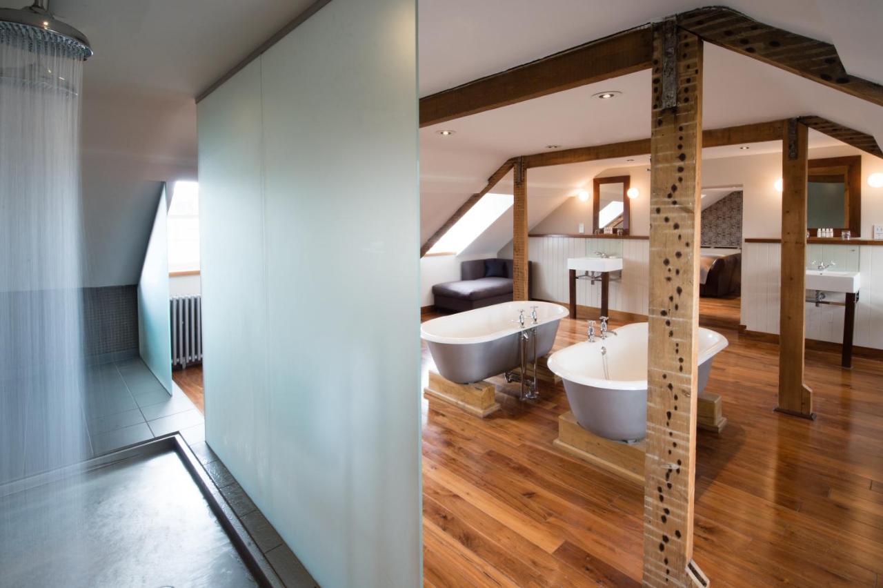 Signature Suite