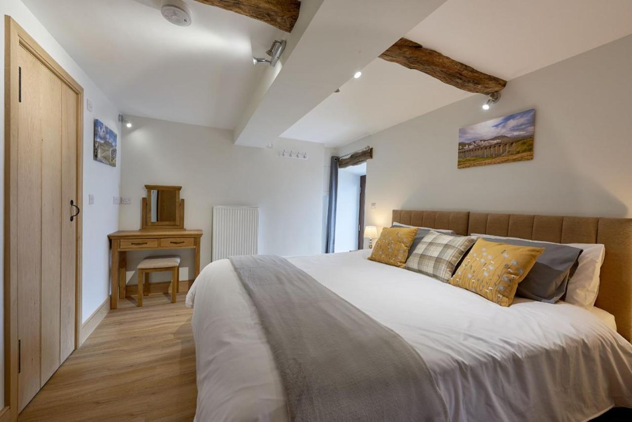 Deluxe Double or Twin Room with Mountain View,1041186550:JPEG