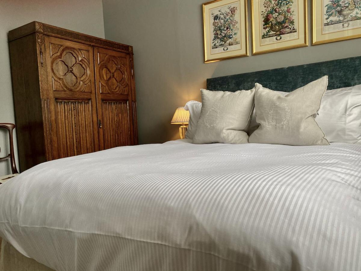 Small Double Room Ground Floor Pets not allowed