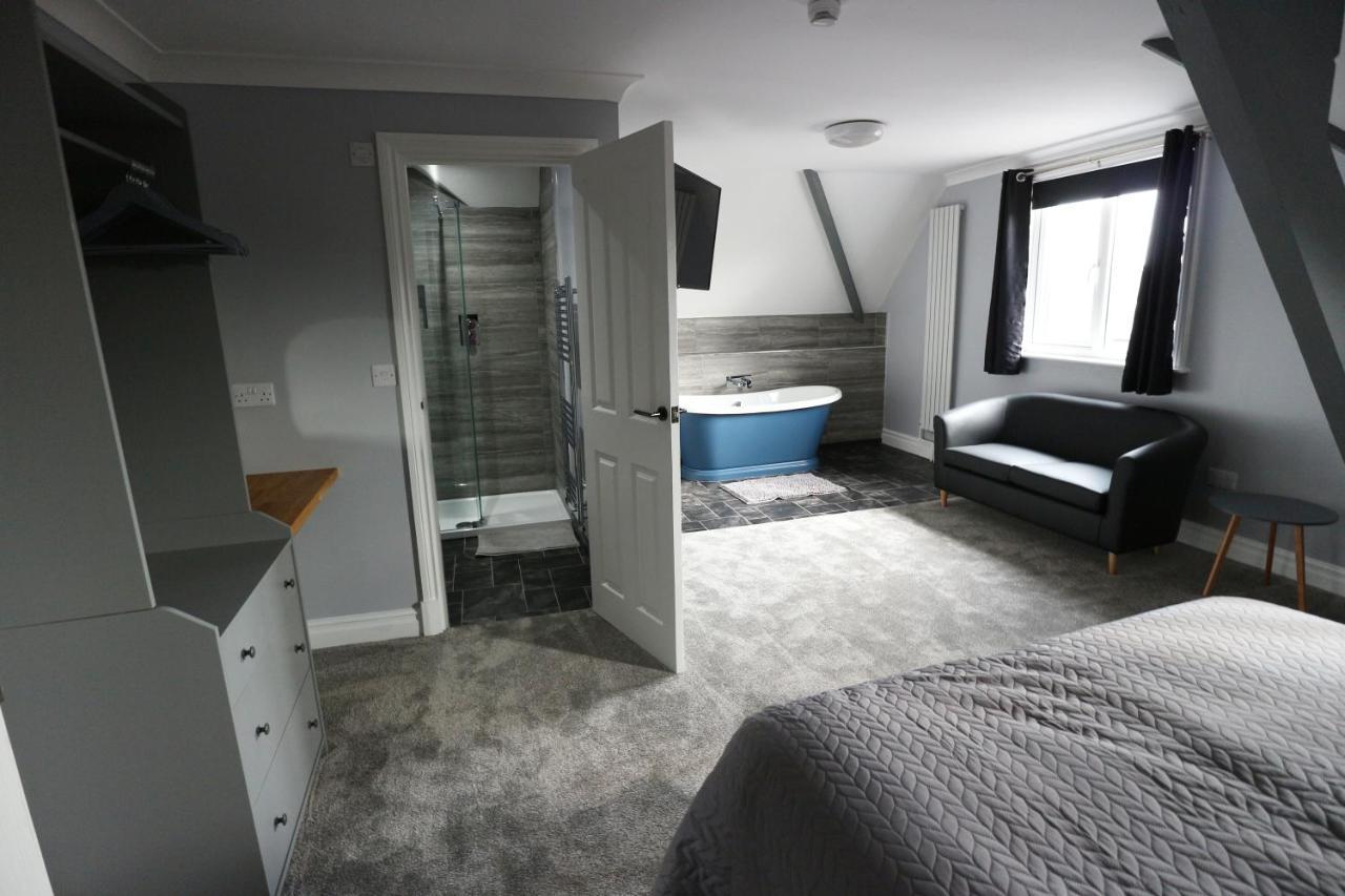 Deluxe Double Room Bath