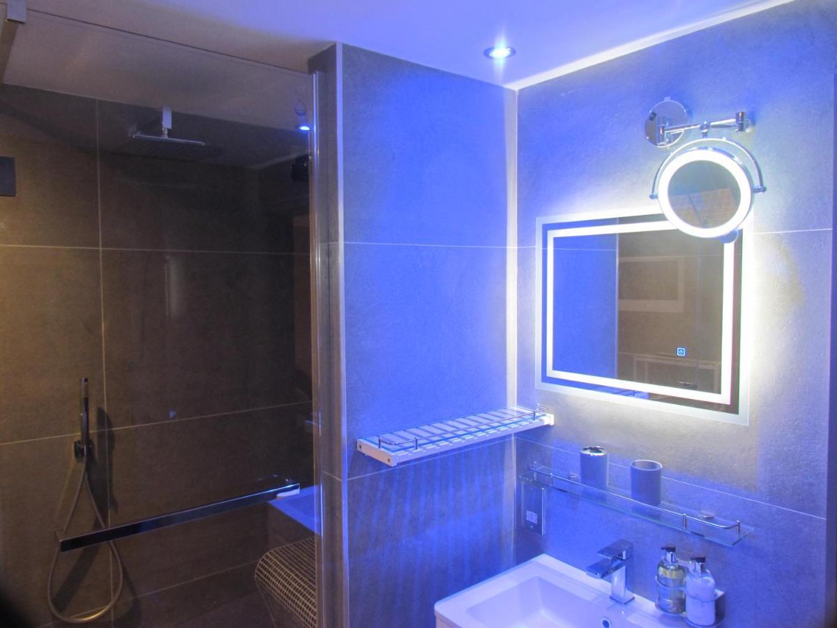 Double Room Private Bathroom