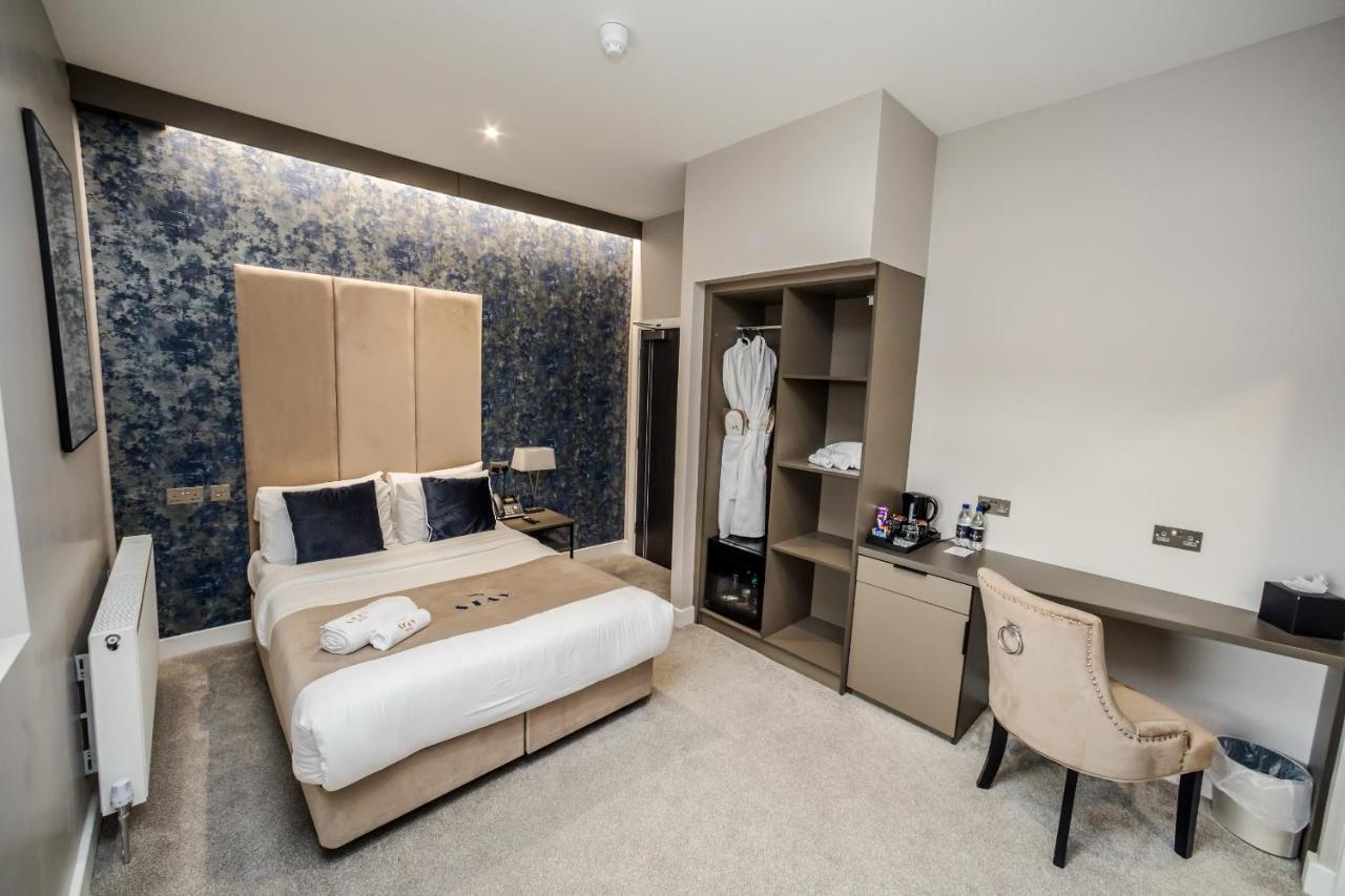 Deluxe Double Room Bath