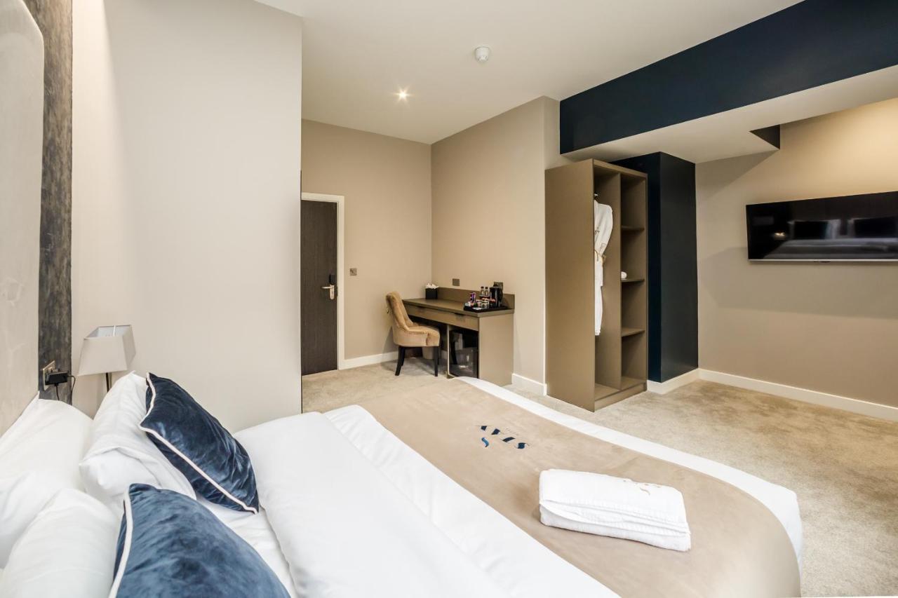 Deluxe Queen Room