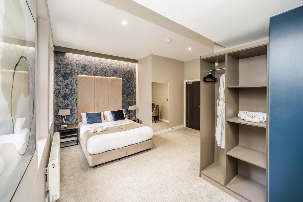 Deluxe Queen Room