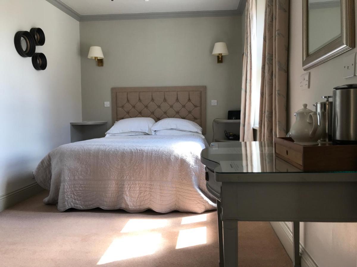 Deluxe Double Room Shower