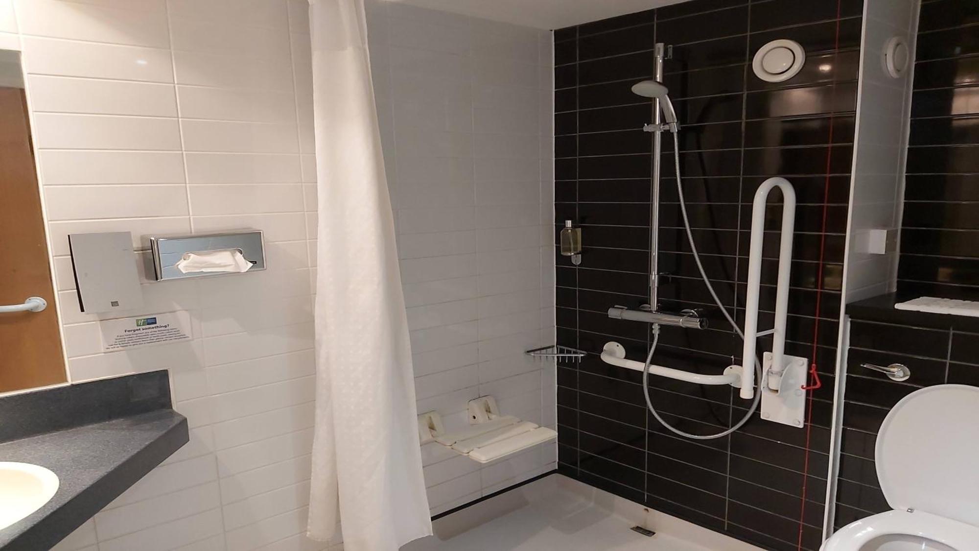 Doppelzimmer, barrierefrei – mit kostenlosem warmen Frühstück