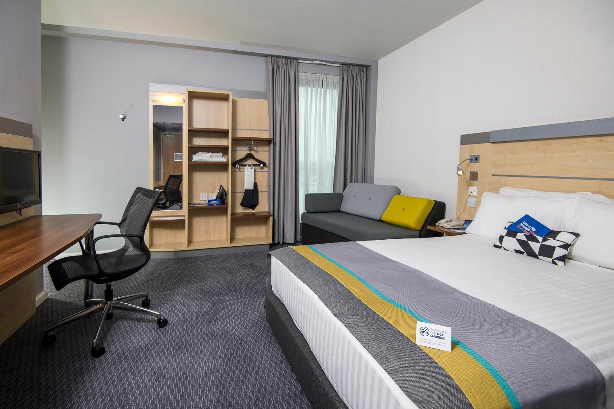 Double Room with Free Hot Breakfast - Accessible