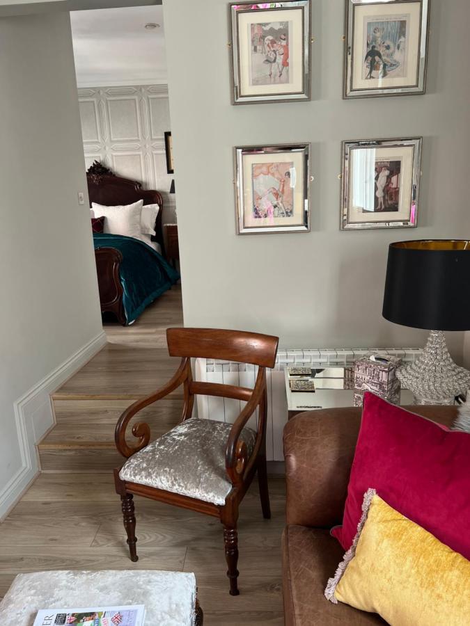 Deluxe Apartment Flat 4