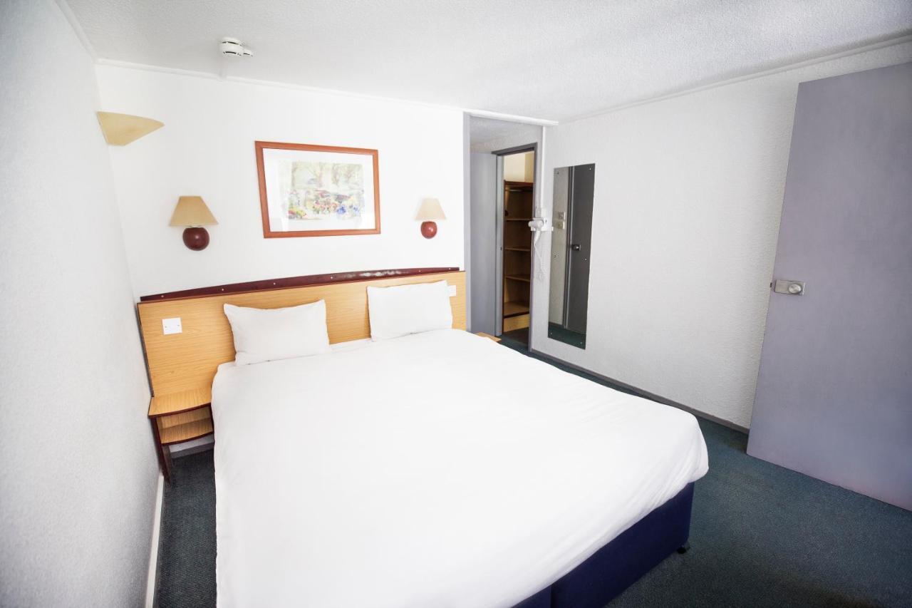 Double Room,1389773426:JPEG