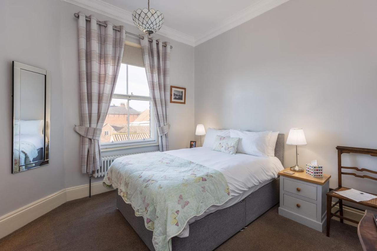 Deluxe Double Room Shower