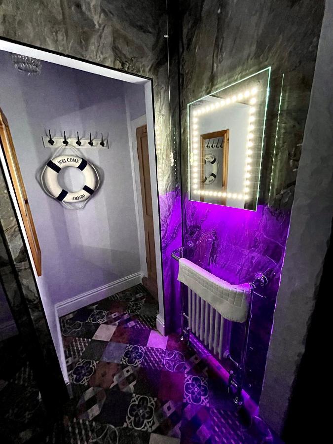 Family Room with Garden View,1356321824:JPEG