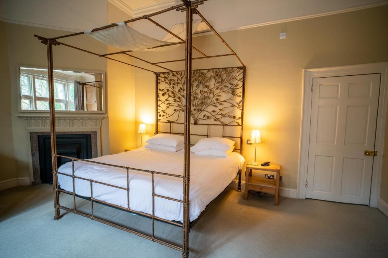 Double Room Four Poster Bed