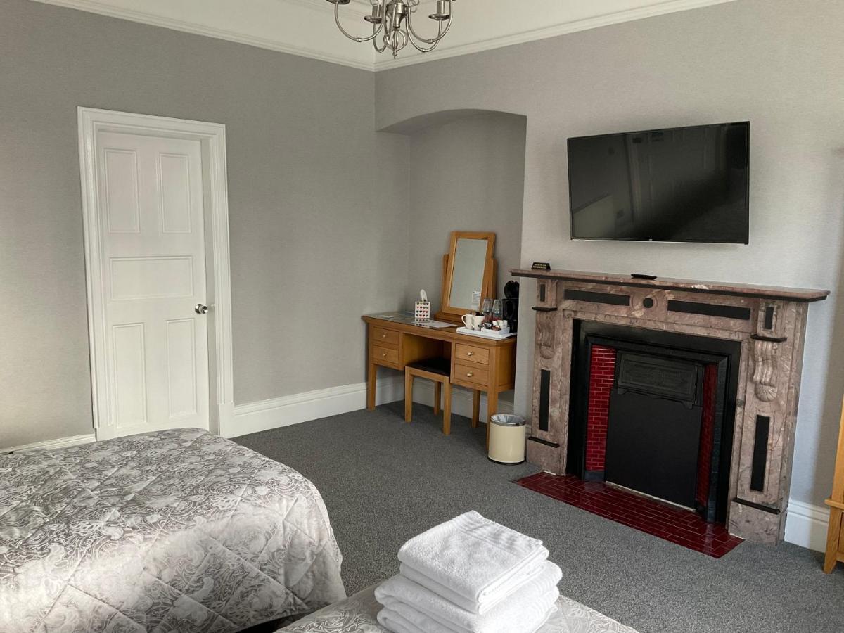 Twin Room with Bathroom,1378167875:JPEG