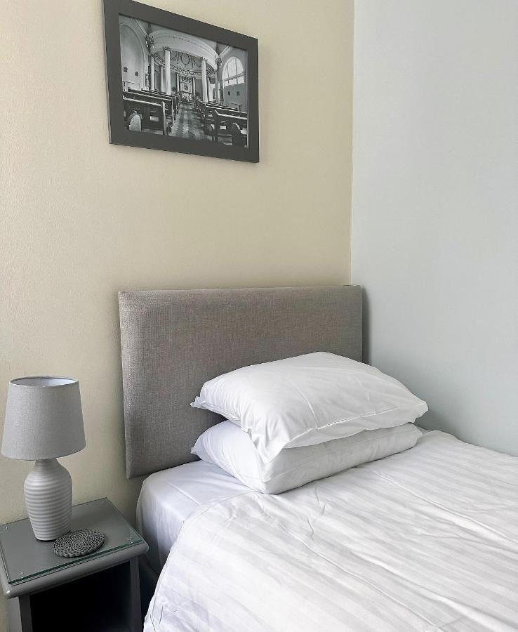 Single Room,1386600326:JPEG