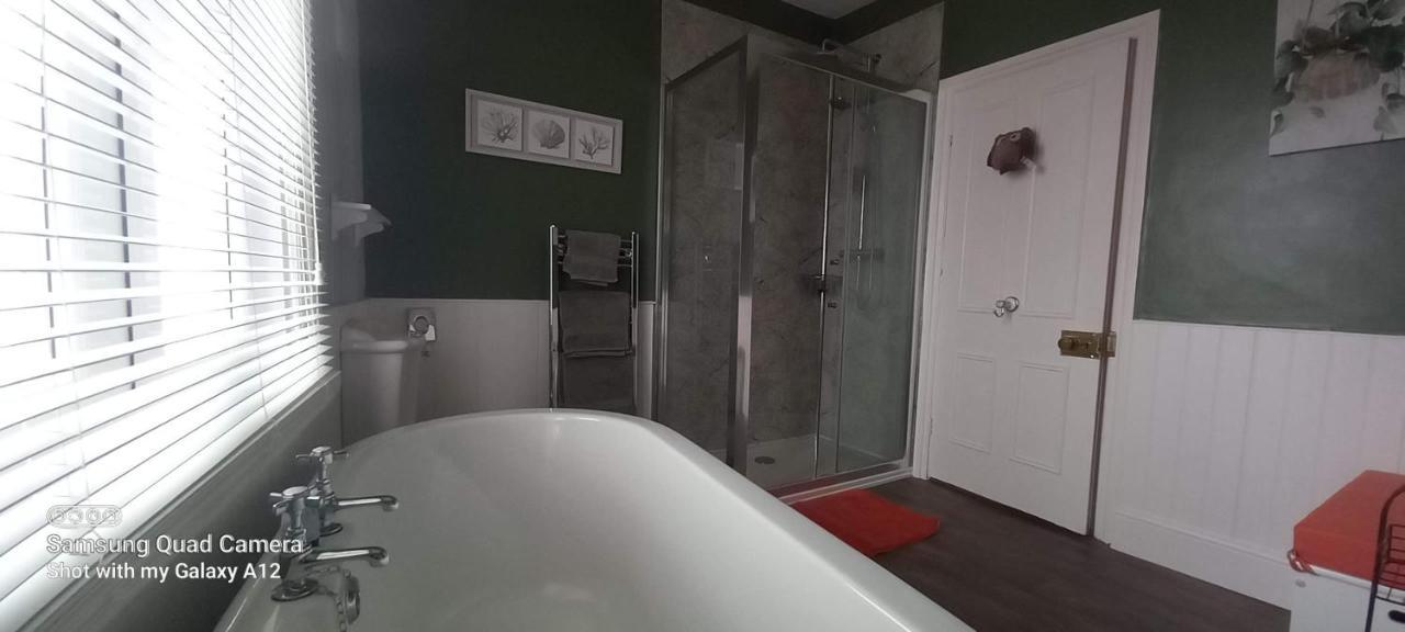Deluxe Double Room with Bath,1408737239:JPEG