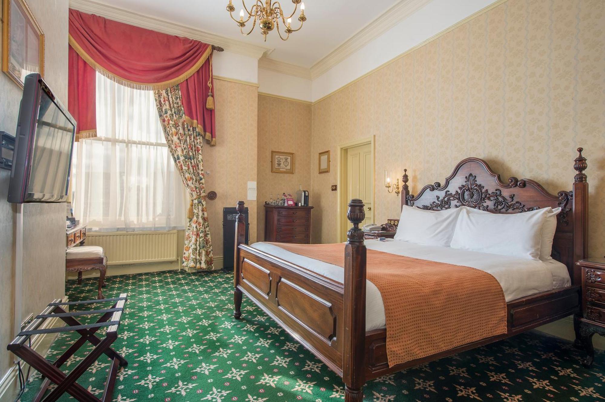 Victorian King Suite
