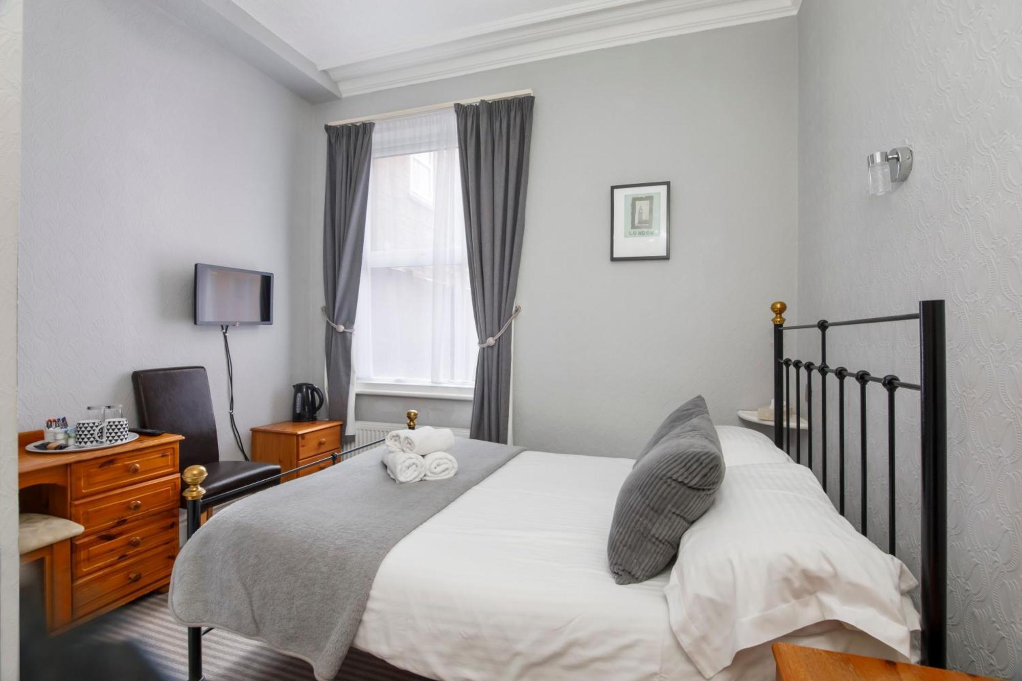 Small Double – Ground floor 1