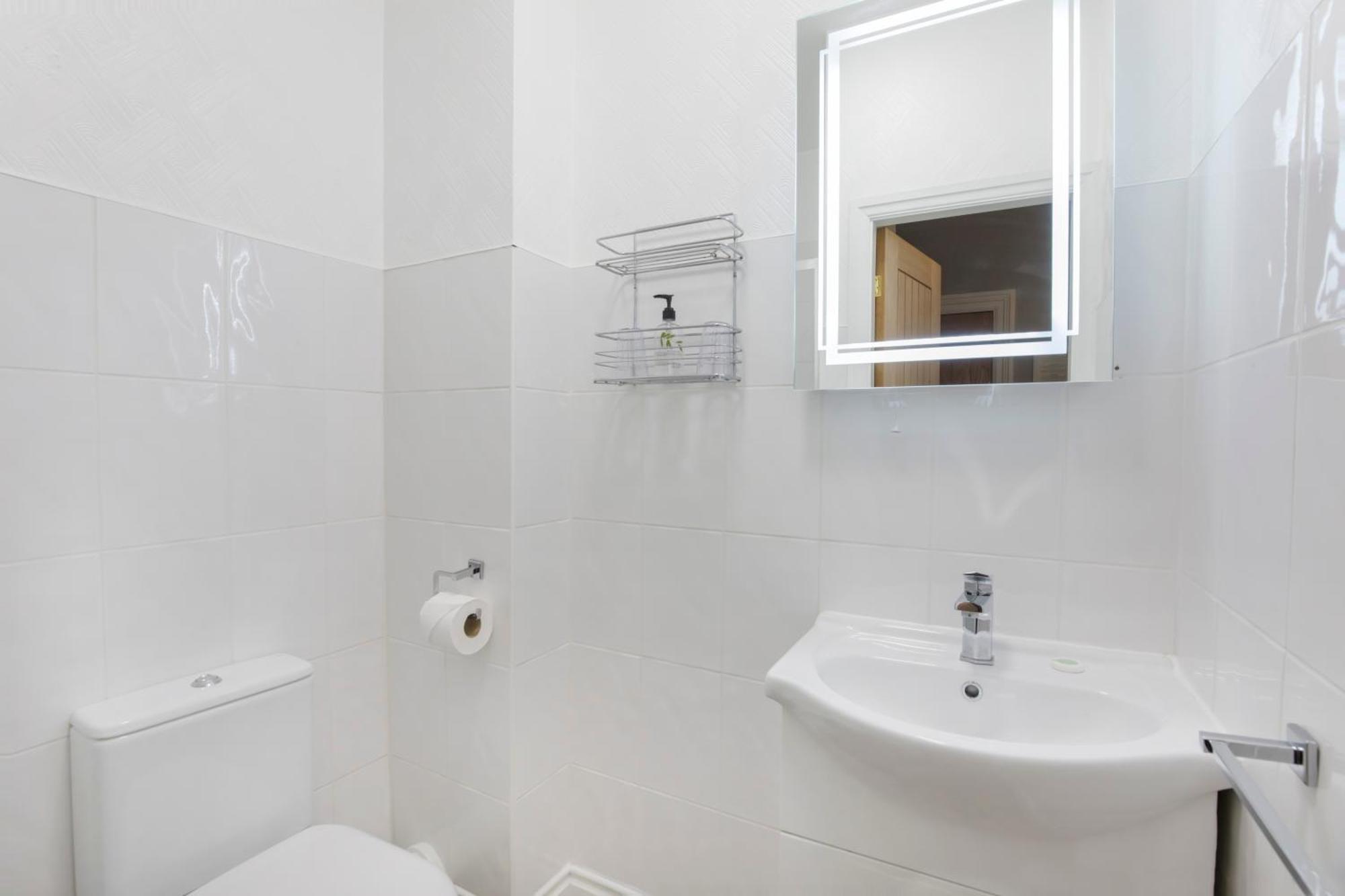 Small Double – Ground floor 1