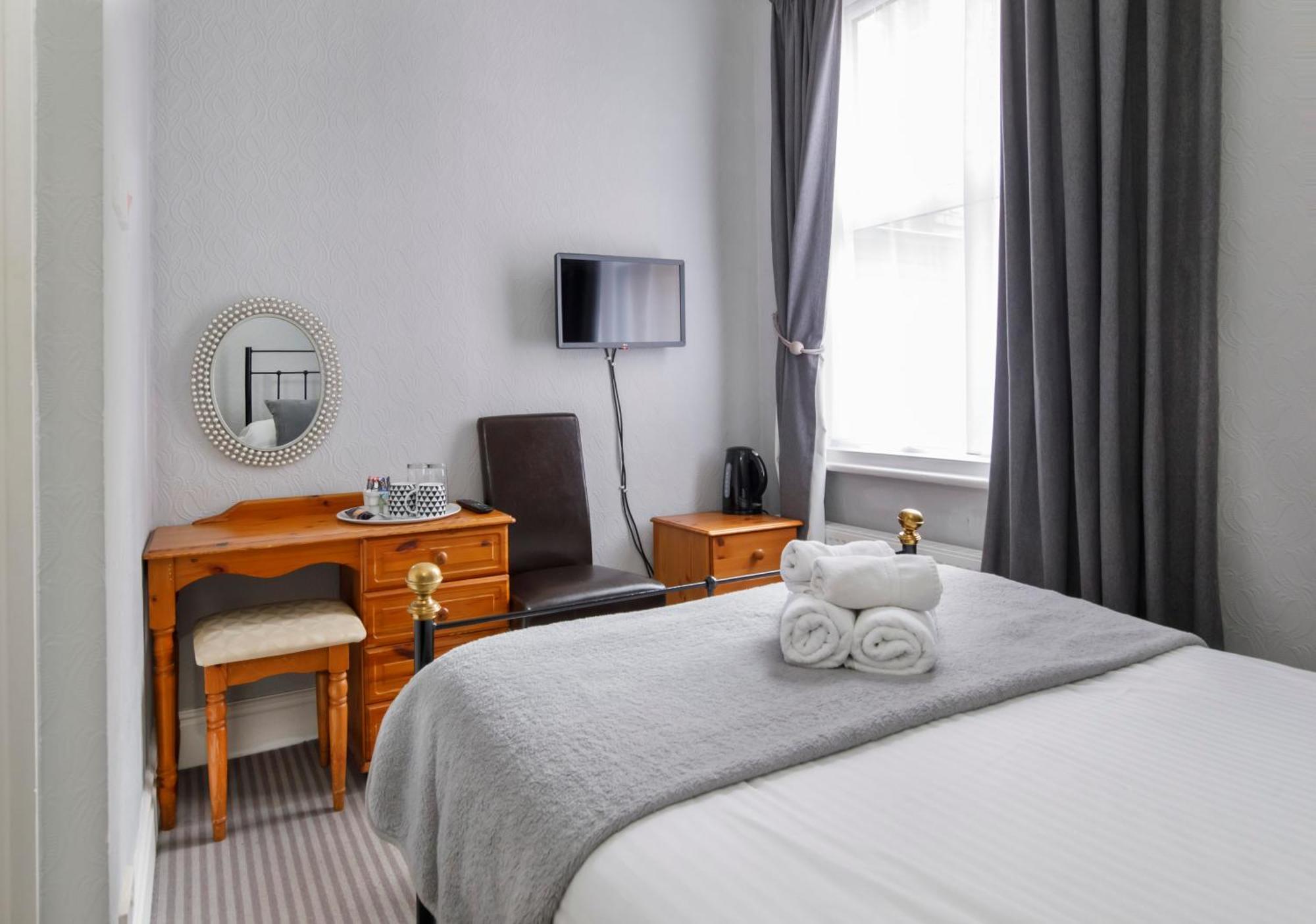 Small Double – Ground floor 1