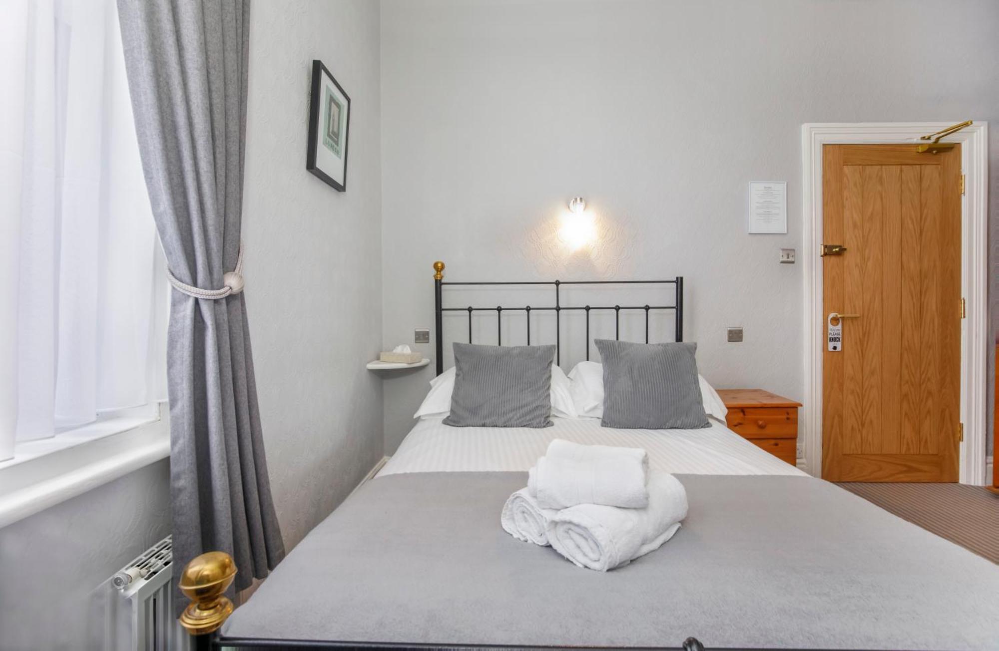 Small Double – Ground floor 1