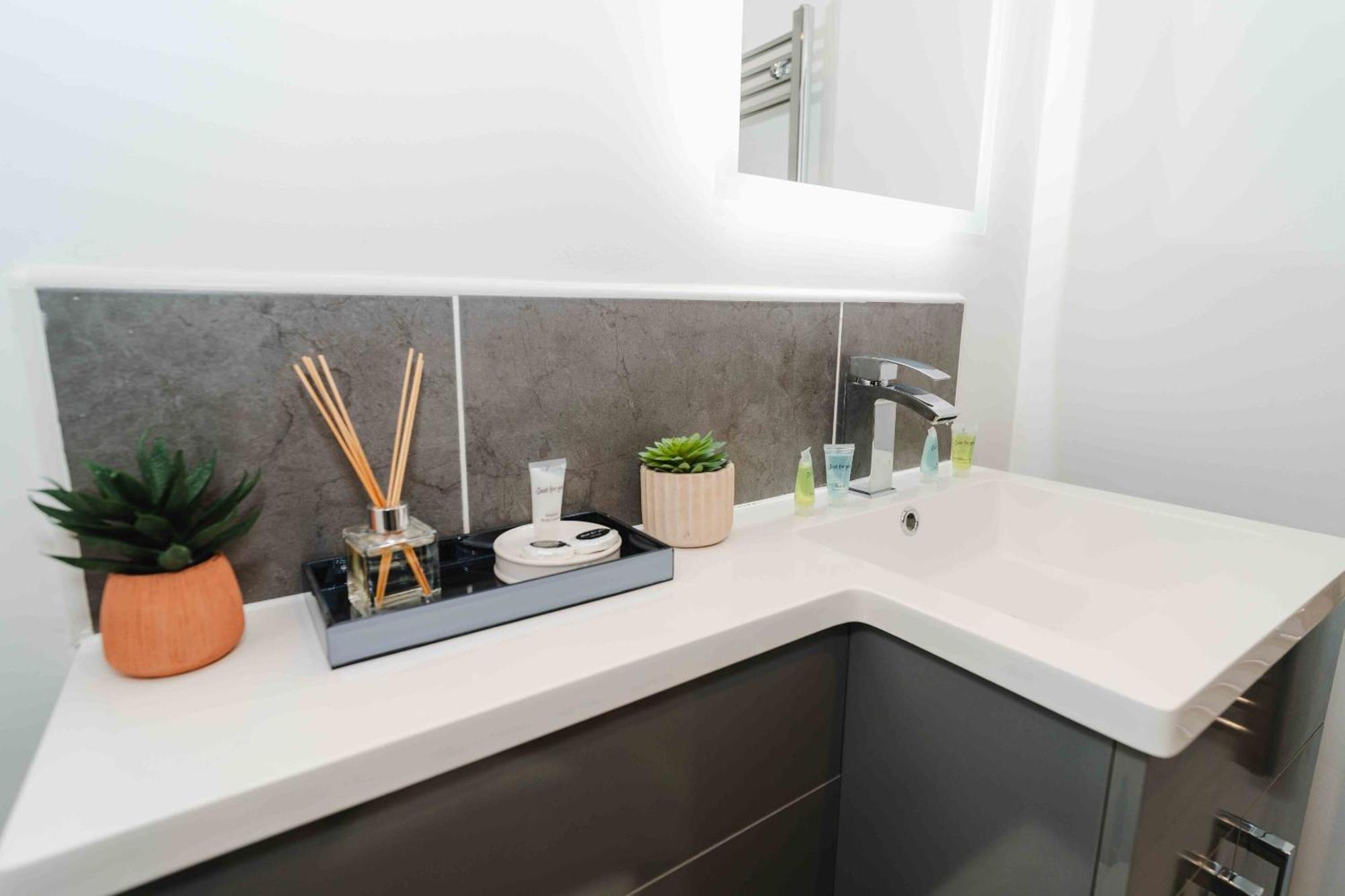 Two-Bedroom Superior Apartment,1594931503:JPEG