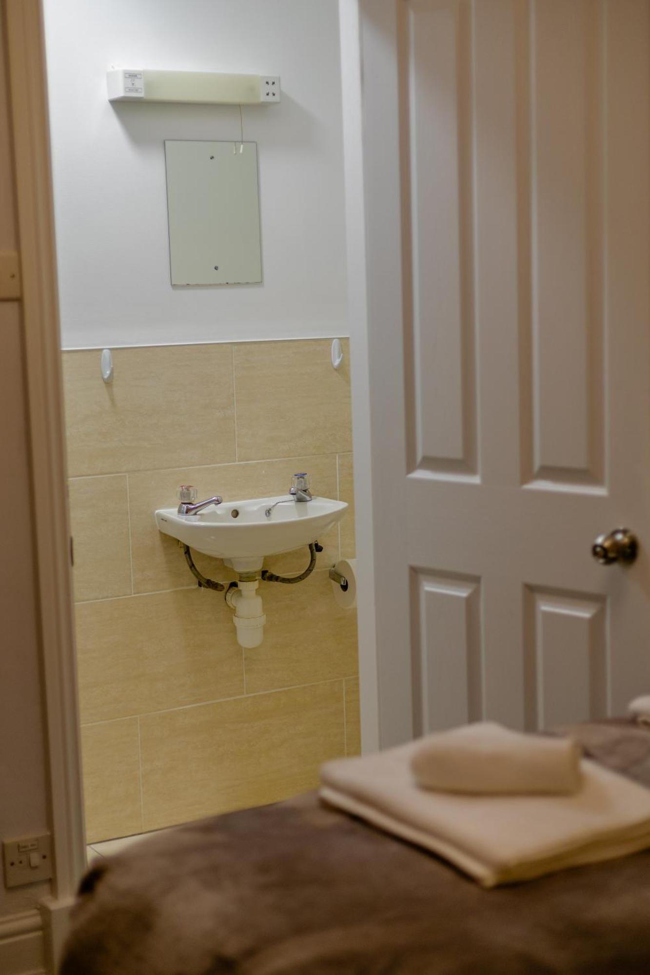 Double Room Private Bathroom
