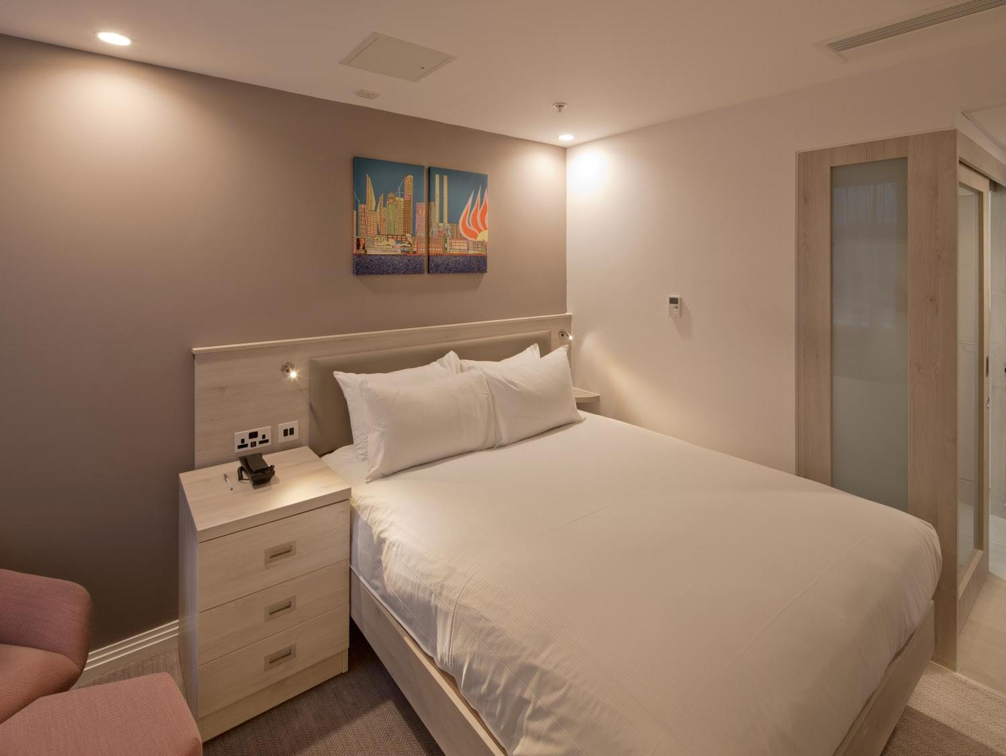Chambre Lit Queen-Size - Vue sur Ville