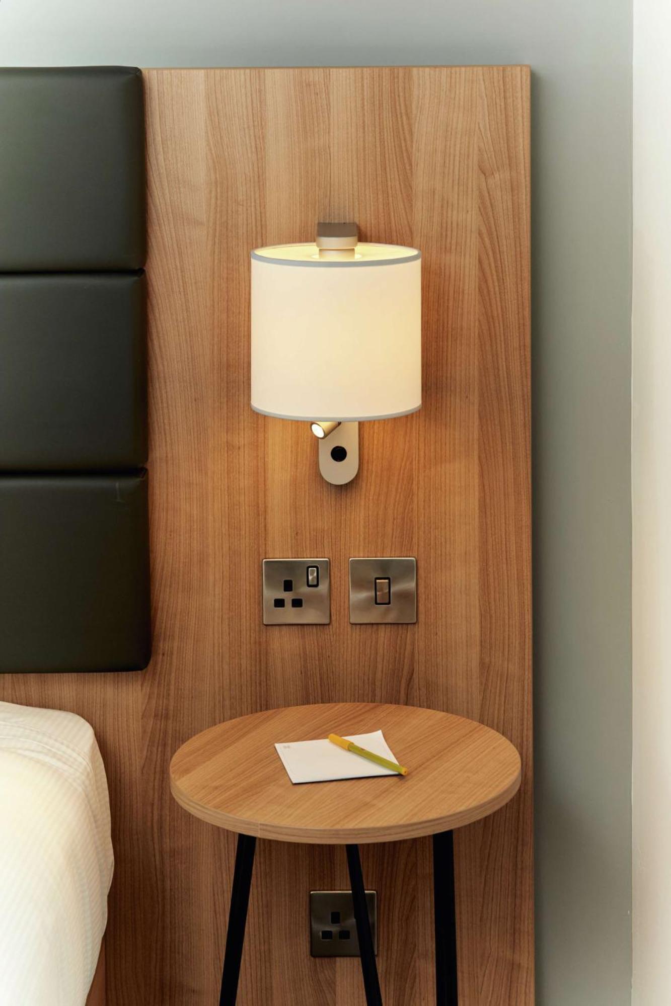 Queen Room Accessible