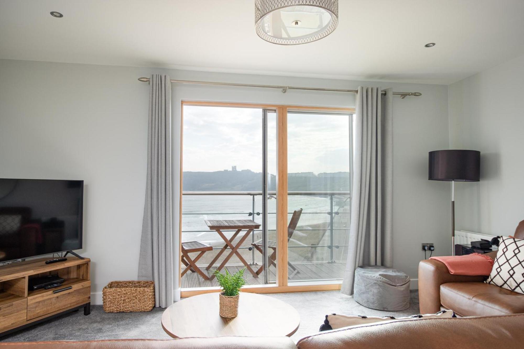 Two-Bedroom Apartment Sea View