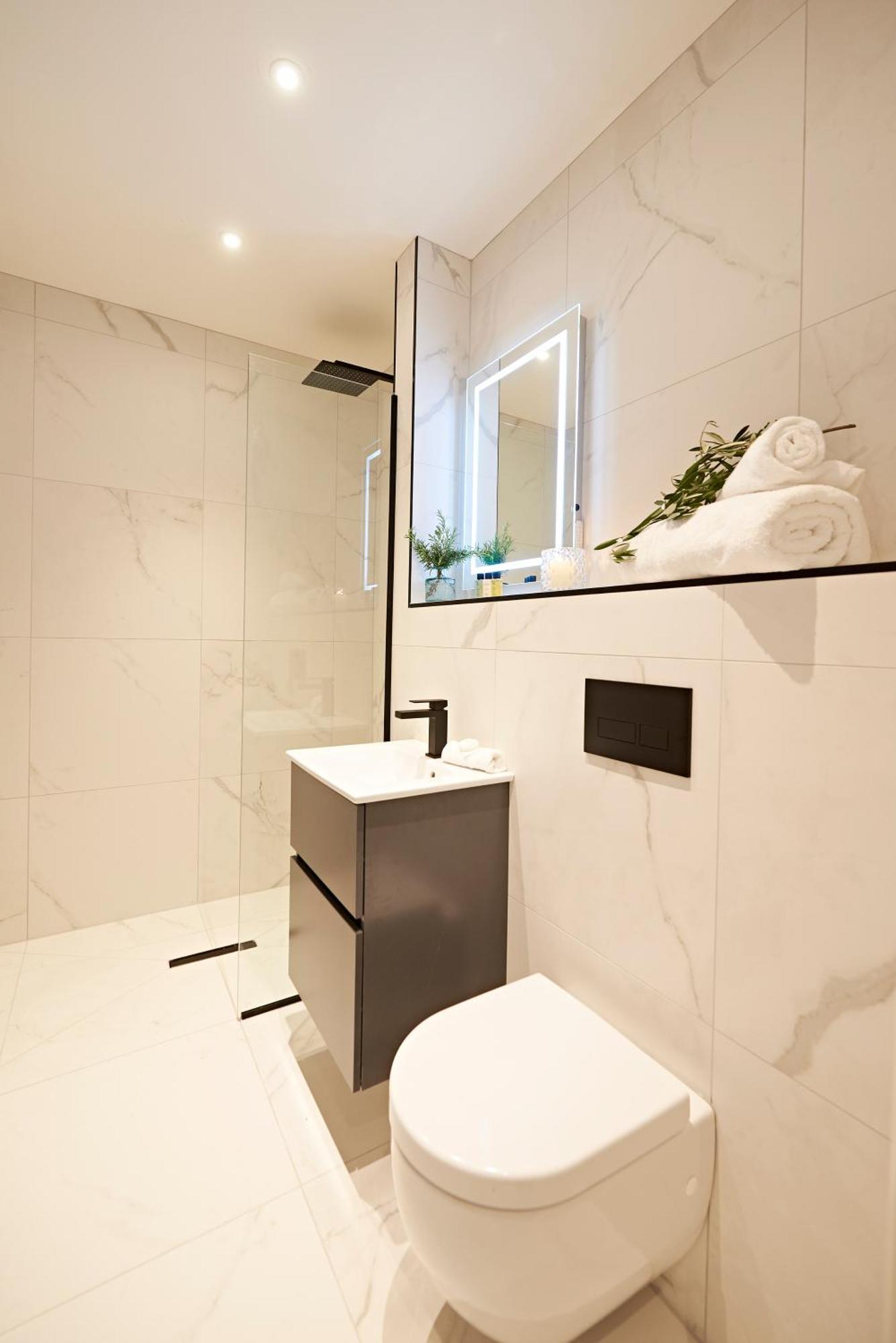 Double Room Private Bathroom