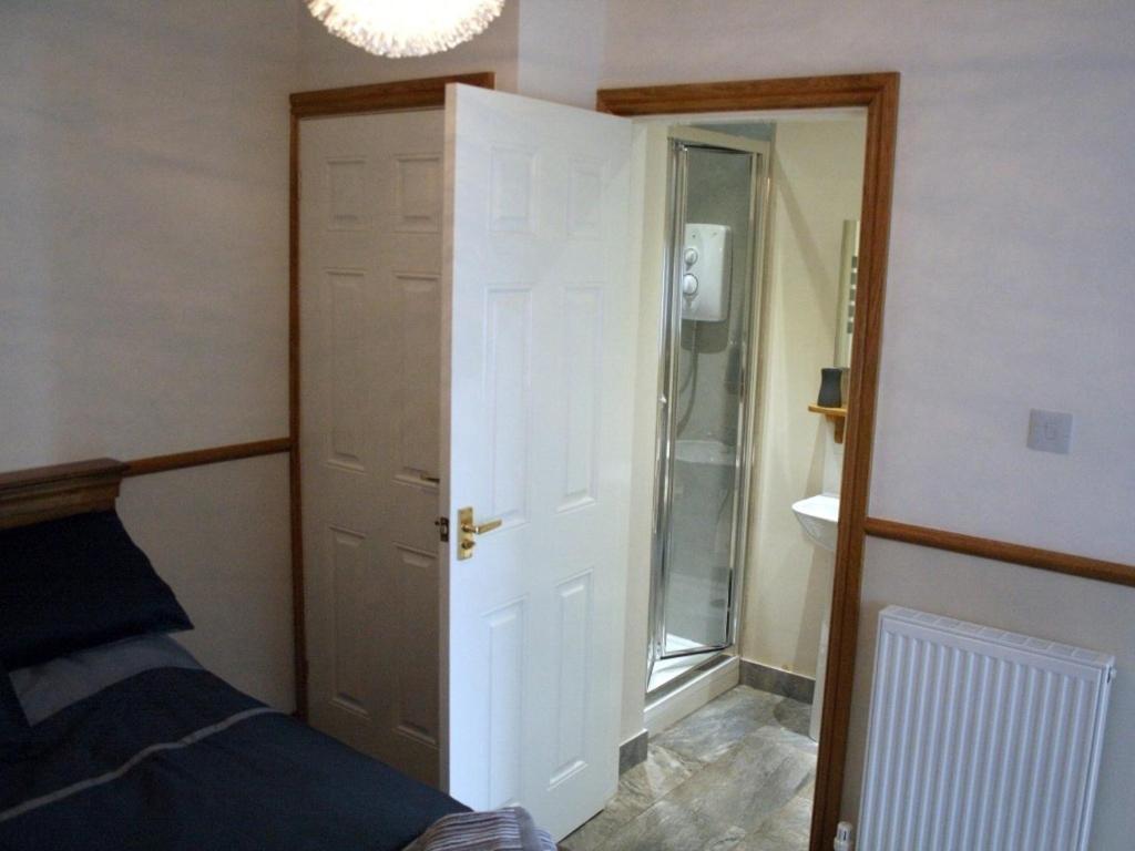 Double Room Private Bathroom