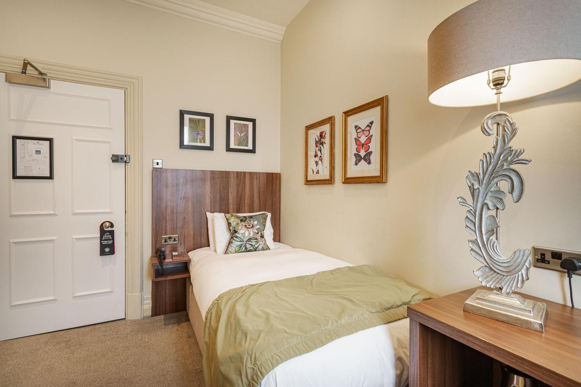 Classic Single Room