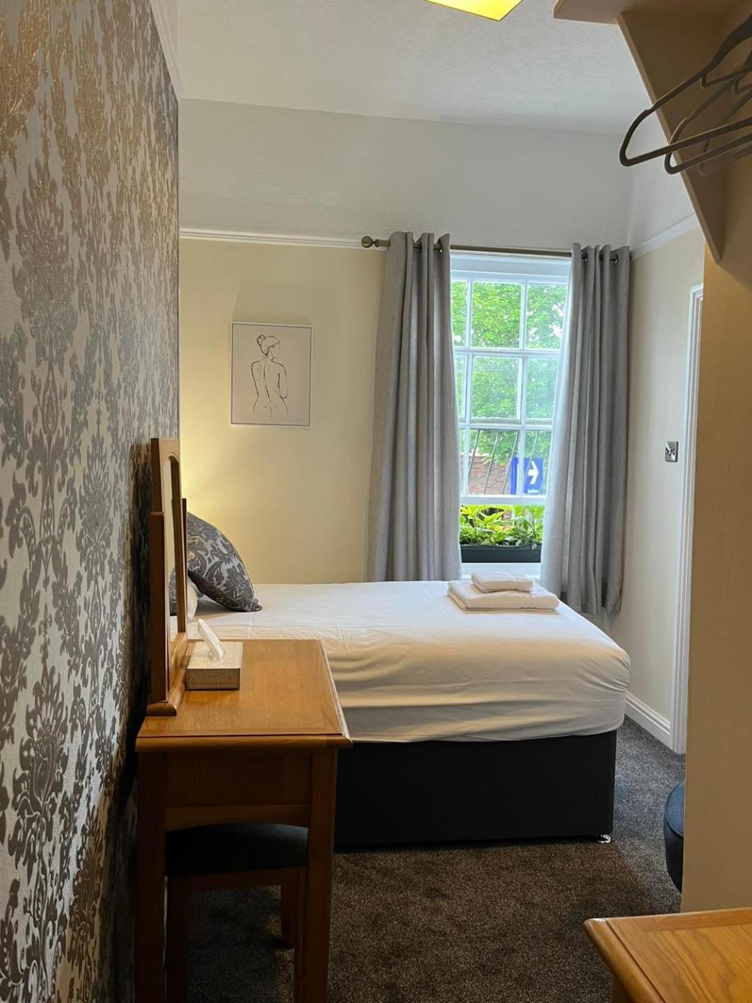 Single Room,1642365231:JPEG