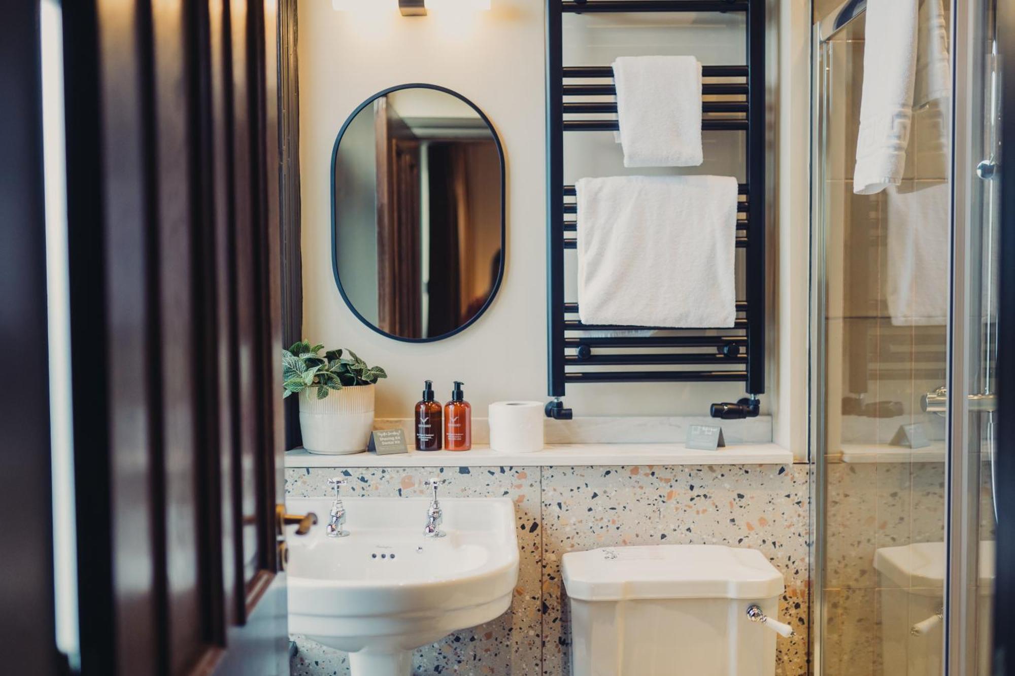 Deluxe Family Room,1642966555:JPEG