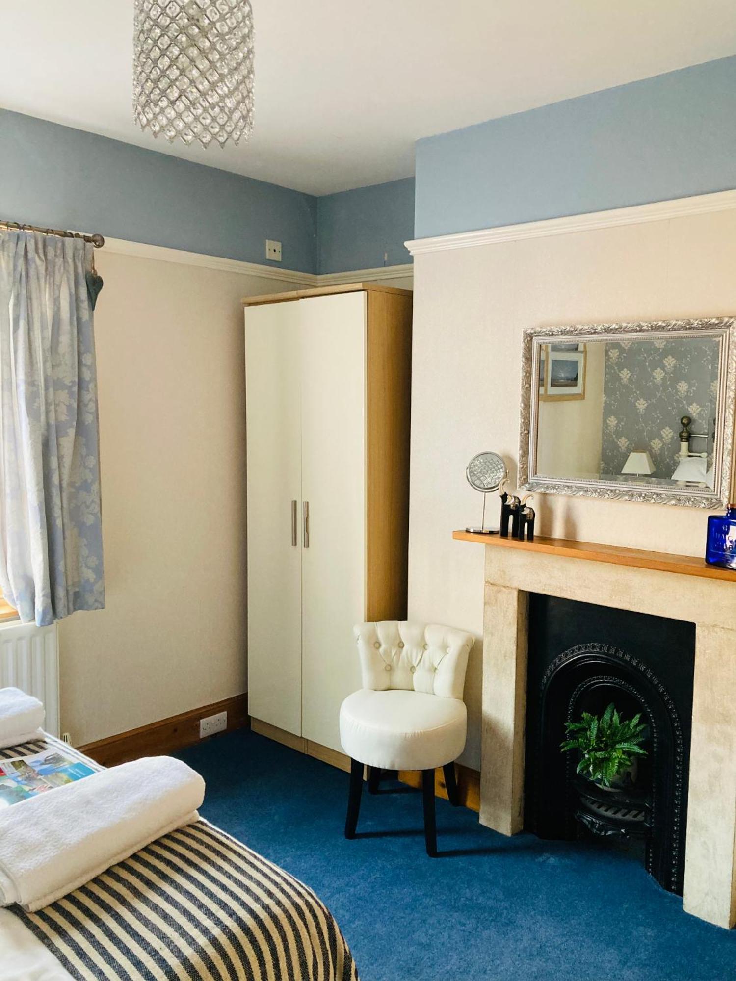 Double Room Shower 3