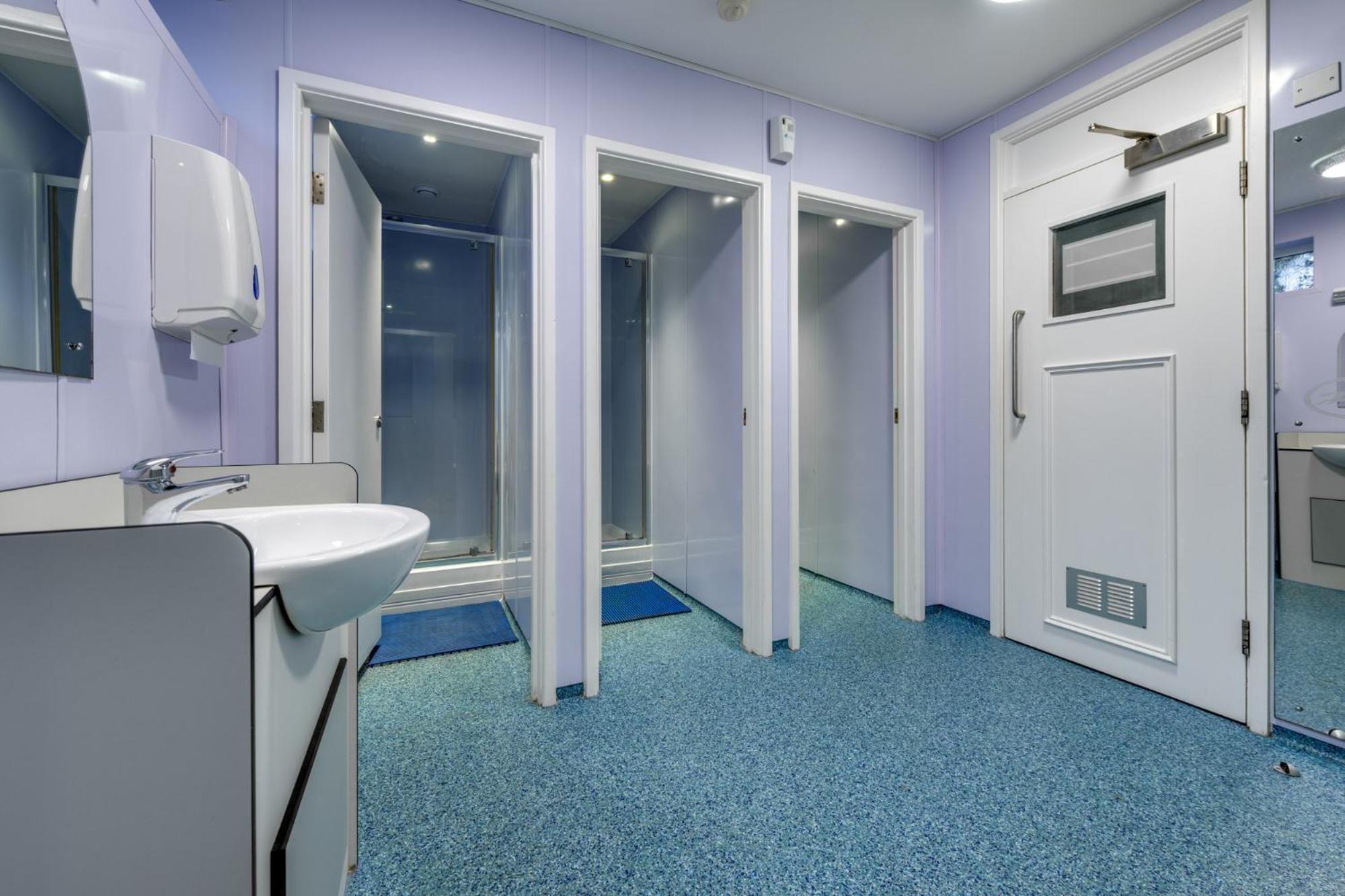 Basic Twin Room & Bunk
