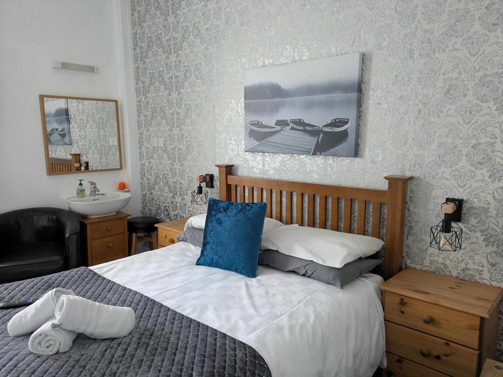 Double Room Private External Bathroom