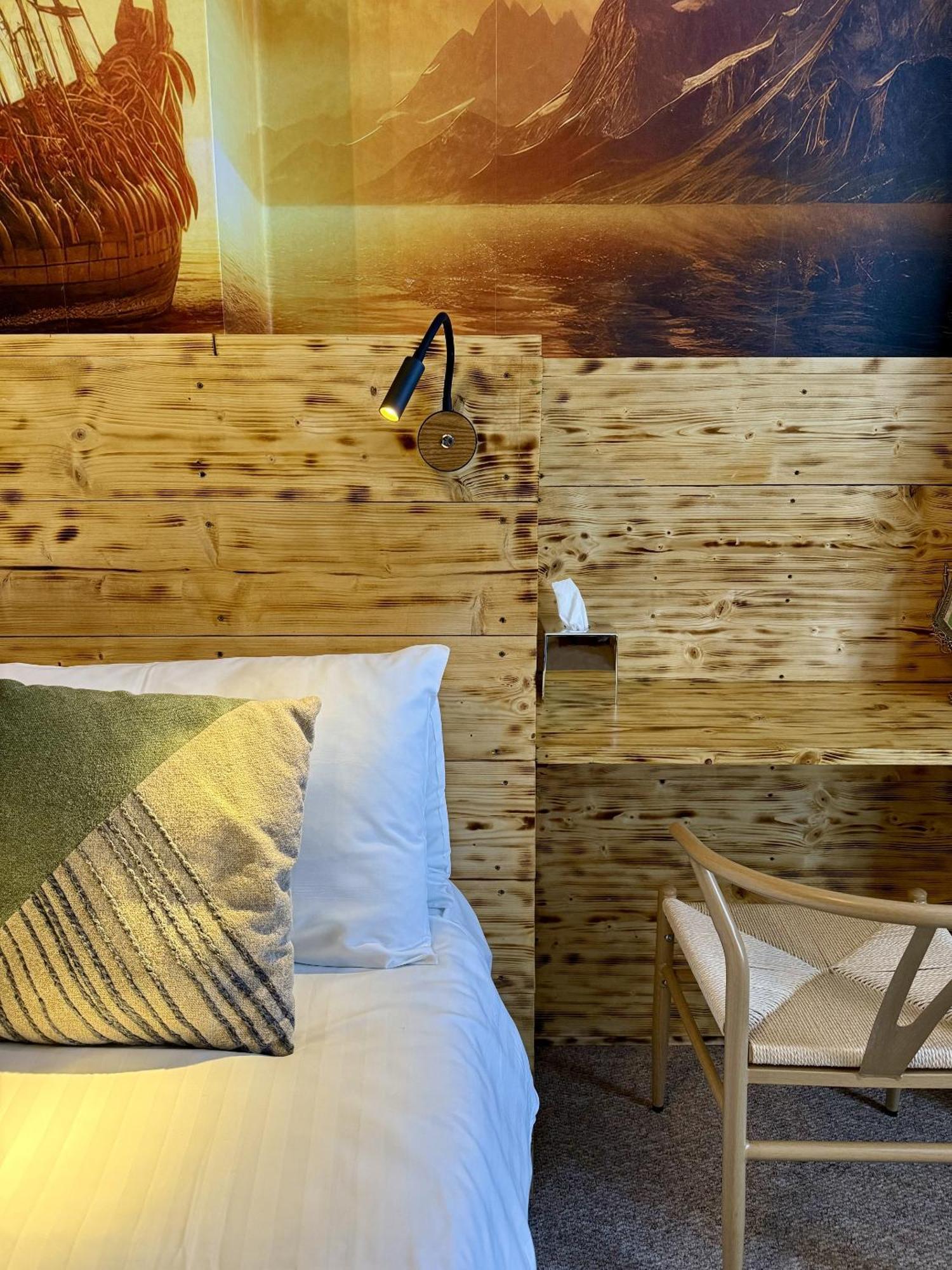 King Room,1656240168:JPEG