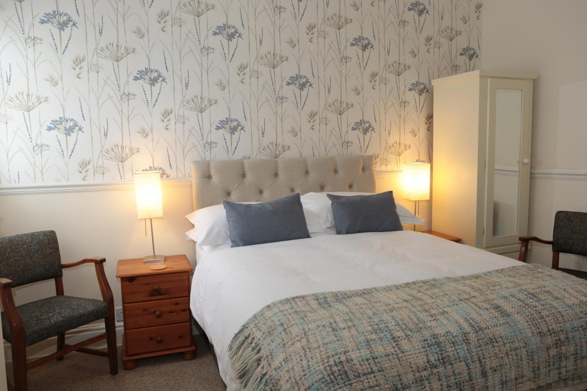 Deluxe Double Room Shower