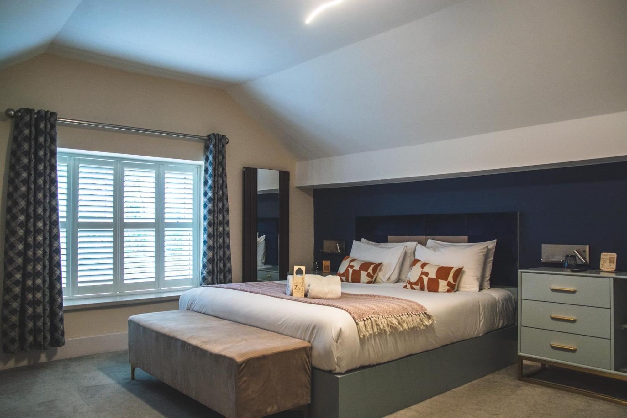 Superior King Room