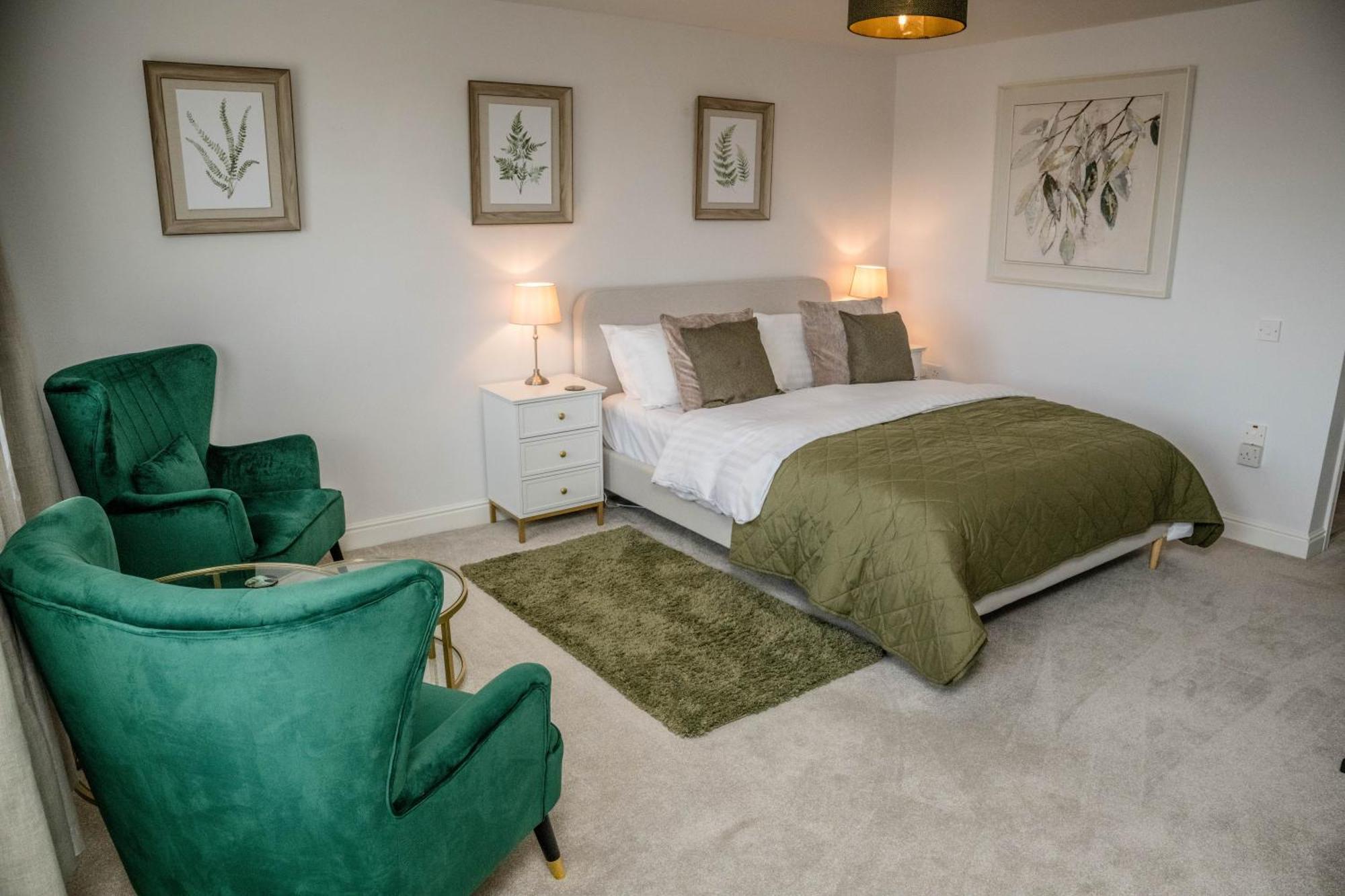 Deluxe King Room