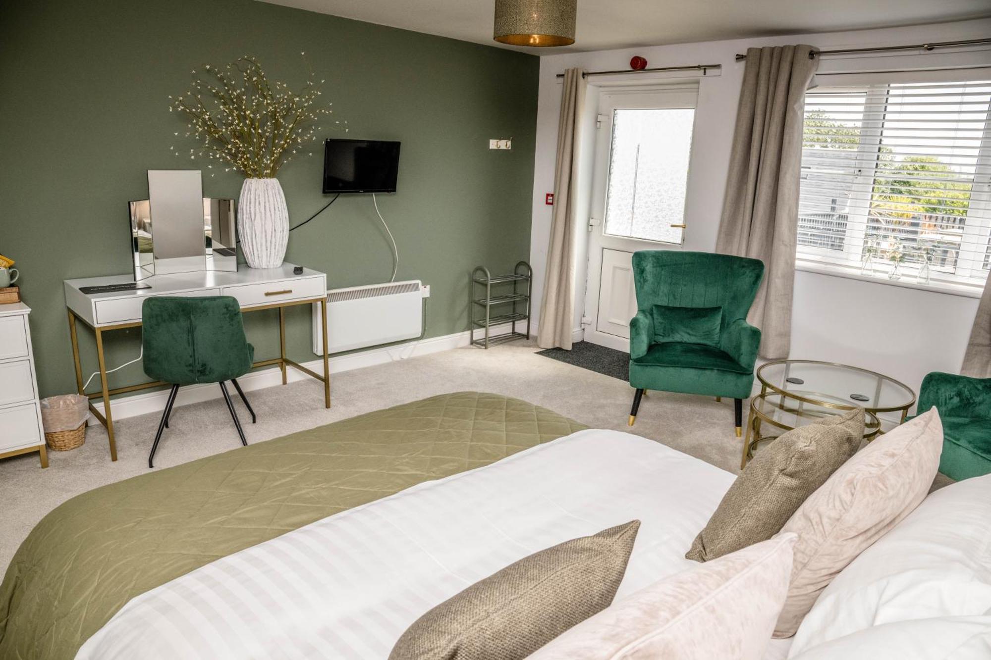 Deluxe King Room