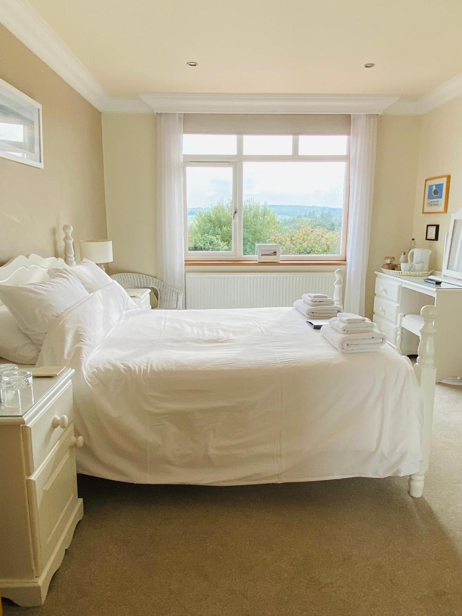 Deluxe Double Room Shower