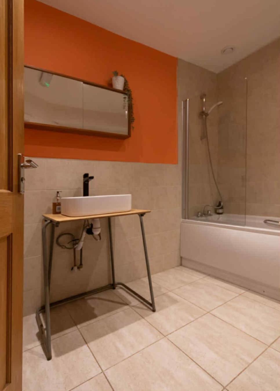 Deluxe Double Room Bath