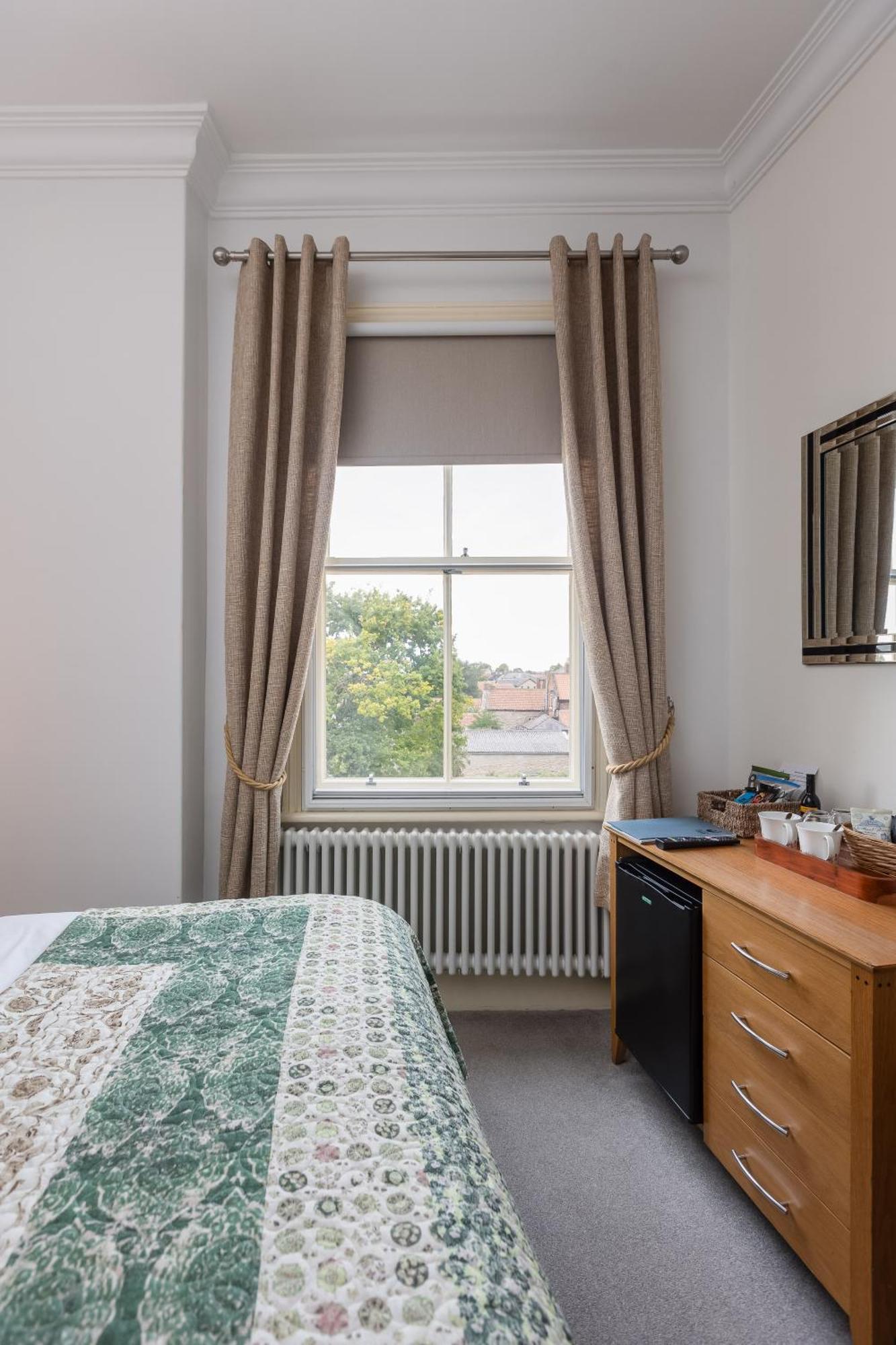 Deluxe Double Room Bath