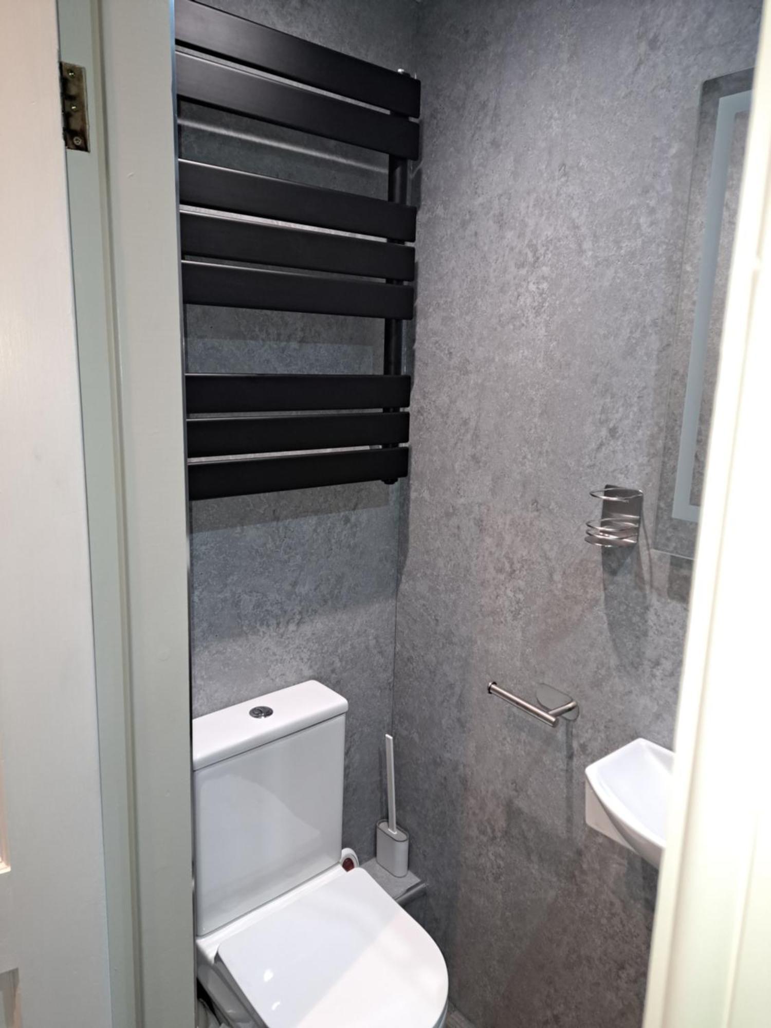SMALL DOUBLE BUDGET ROOM EVES