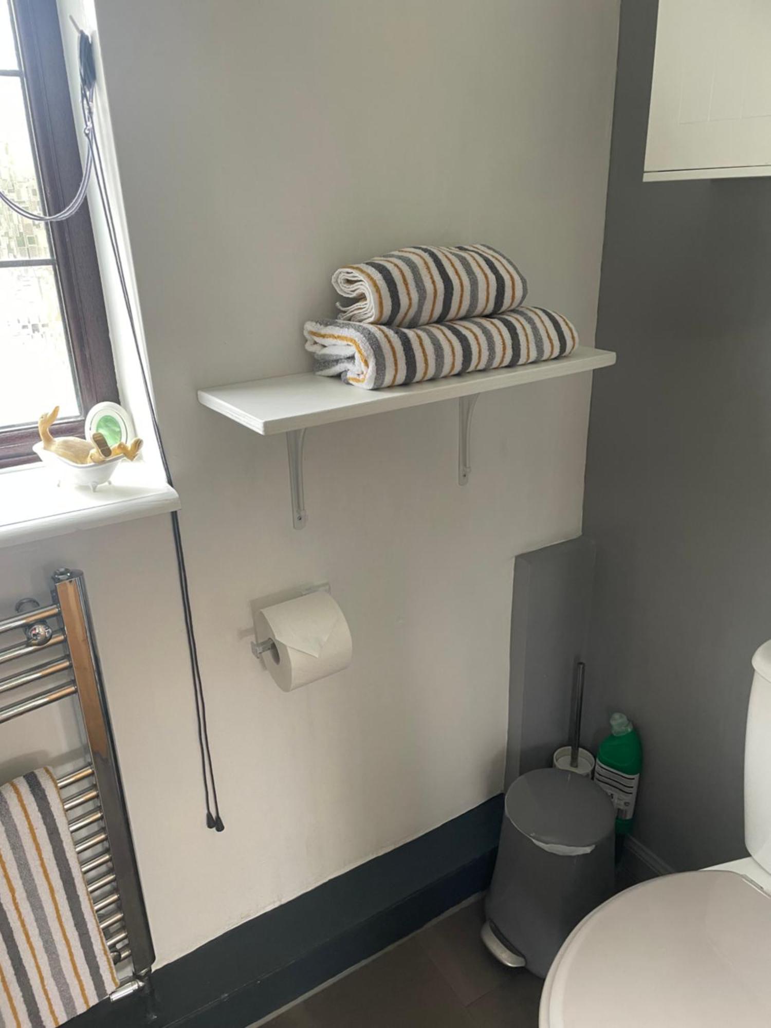 Twin Room Private Bathroom