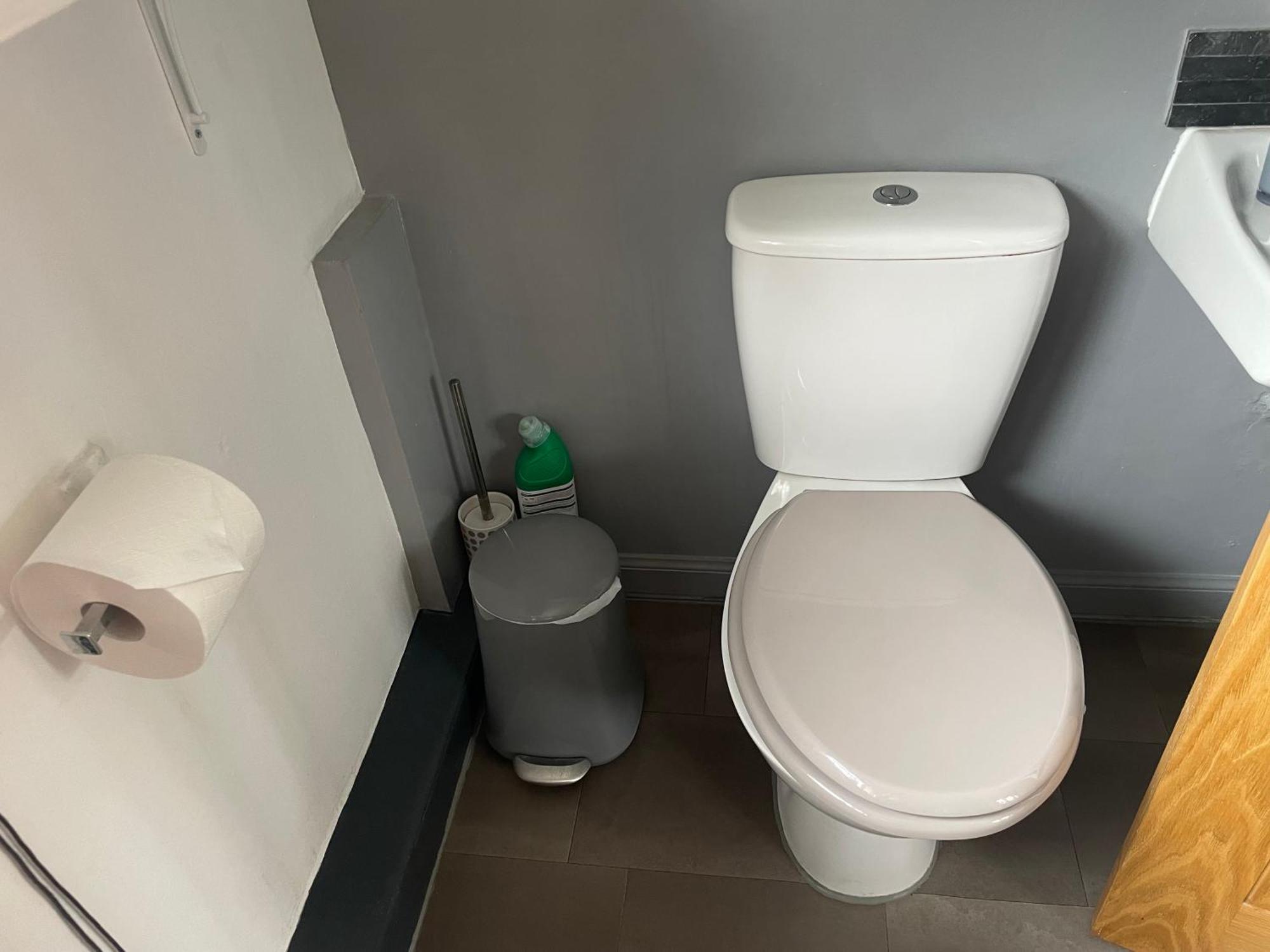 Twin Room Private Bathroom