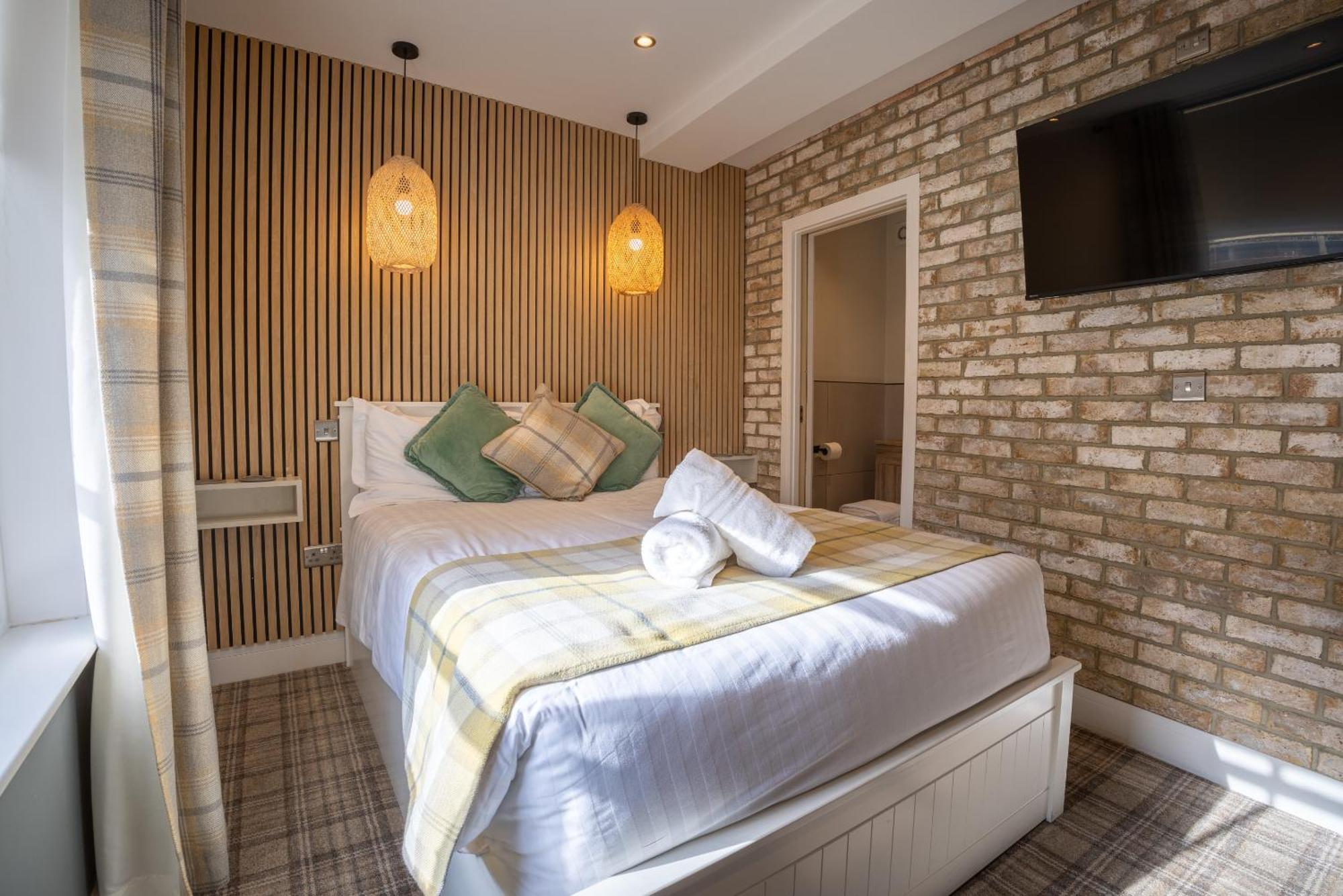 One-Bedroom Deluxe Apartment