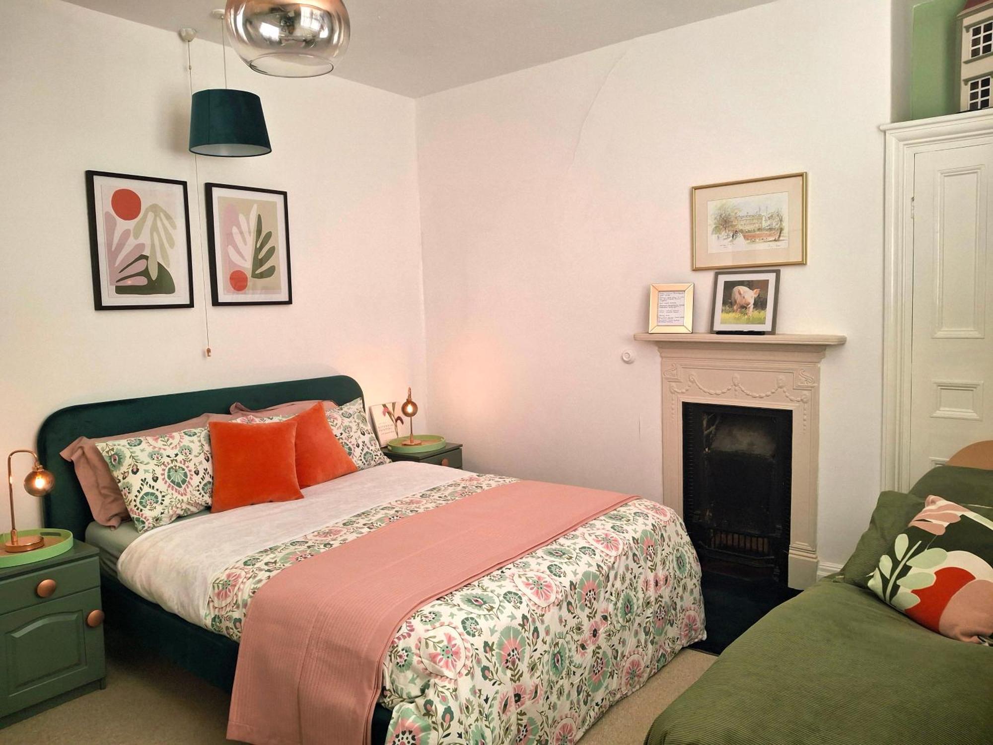Double Room Private Bathroom